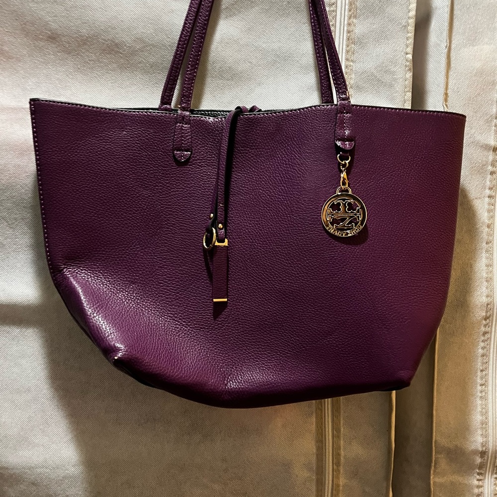 Tracy Zhou purple tote bag. Faux leather